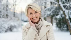 Personer som ser mycket yngre ut än sin ålder undviker dessa sex vanor