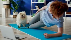 Så får du en platt mage efter 40 – utan ryggsmärta eller belastning på ryggraden