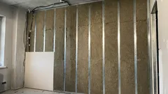 Hur ljudisolerar man väggar och vilka material bör man välja?