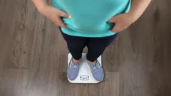 Varför minskar inte magen trots att vågen visar att du har gått ner i vikt?