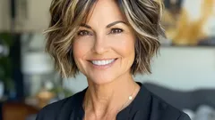 Frisyrer för dig över 40: Vilken klippning ska du välja för att se snygg ut utan styling?