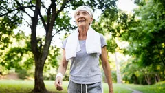 Det här är det mest pålitliga och enklaste sättet att gå ner i vikt runt magen efter 60