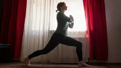 7 stående övningar för personer över 45 år som är mer effektiva än ett timslångt träningspass