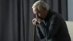 Vad människor ångrar på äldre dar: psykologen nämner tre livsmisstag