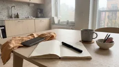 En handskriven dagbok kan lugna när det skaver – så här fungerar det